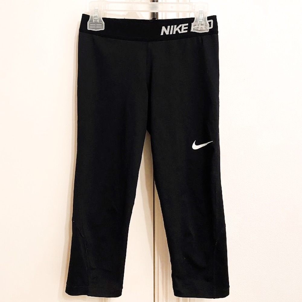black nike pro leggings!!